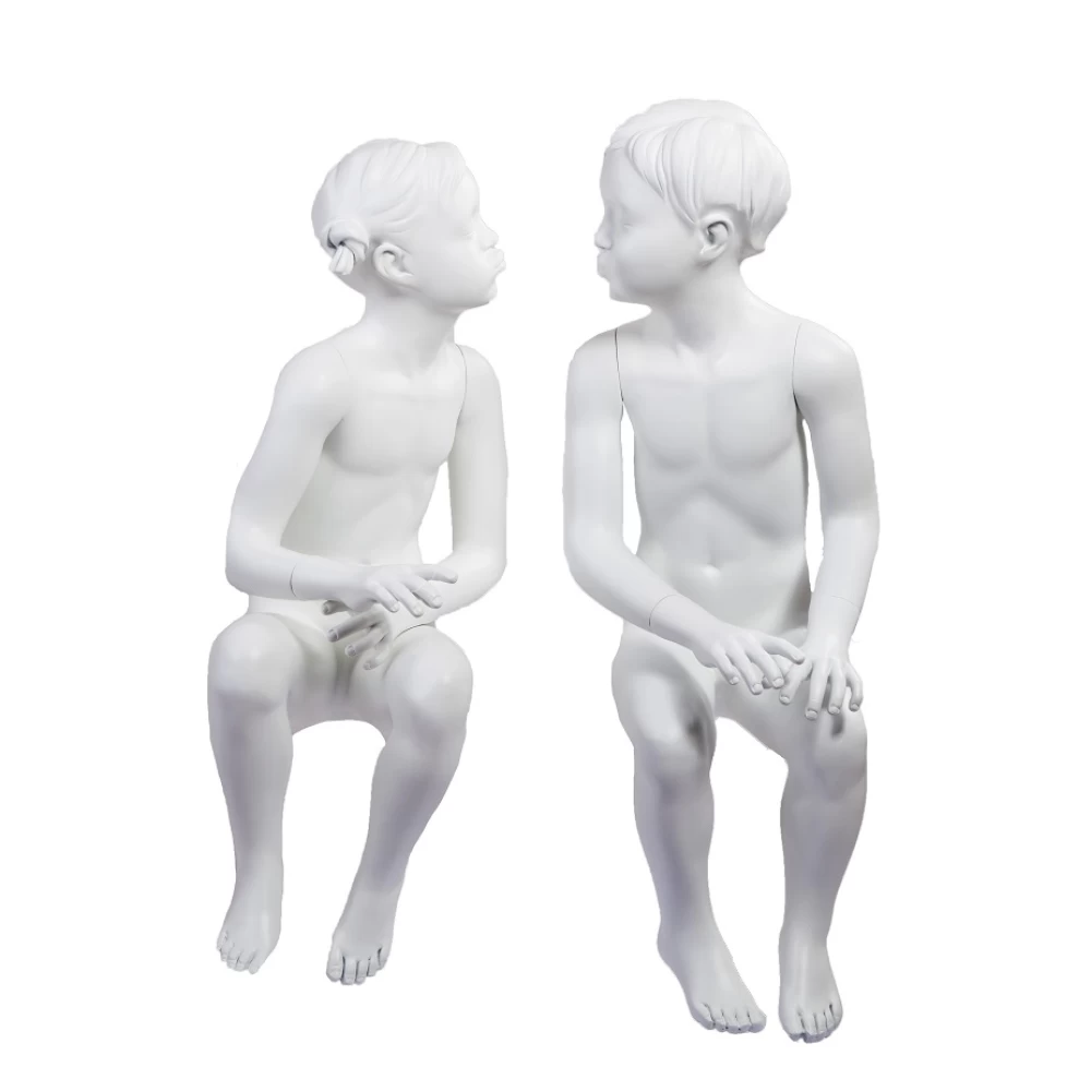 Girl and Boy Kissing Mannequins Age 3-5 72114
